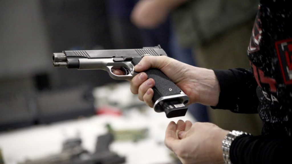 مجازات قاچاق اسلحه و مهمات و اسلحه شکاری چیست؟